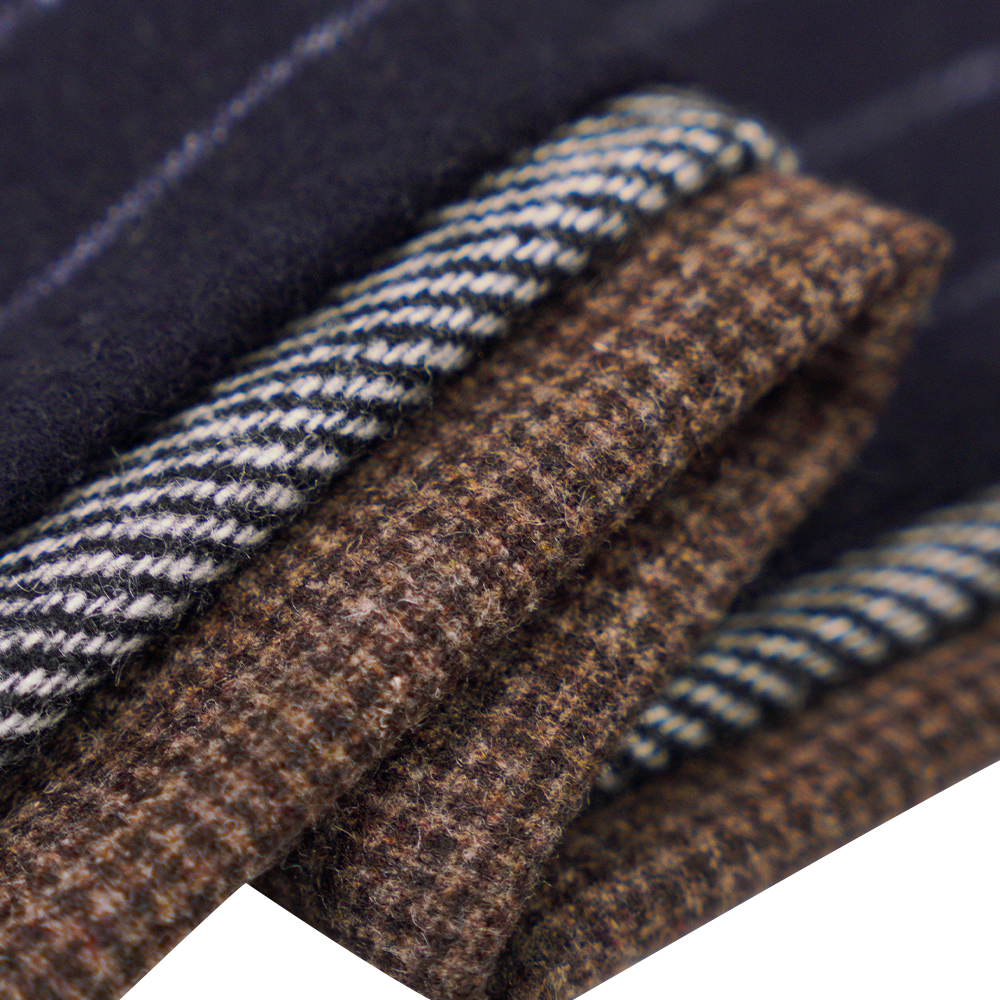 50٪ پشم، 30٪ پلی استر، 20٪ الیاف دیگر، 320G/M، مایل به سفید + مشکی، پارچه جناغی فلانل، ML-C-22104